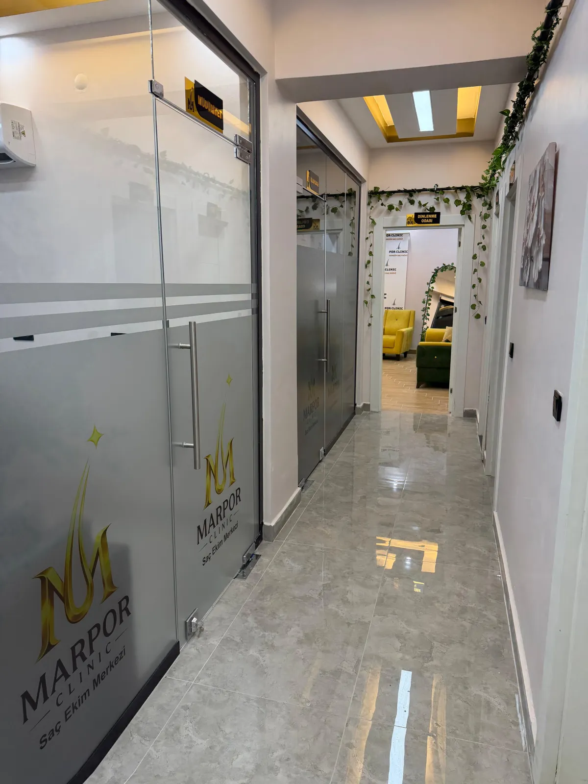 Klinik ofis ve danışma alanı